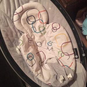 Newborn insert for 4 moms mamaroo like new